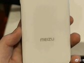Le "Meizu 20 Pro" dans la nature. (Source : Leon Angang via Weibo)