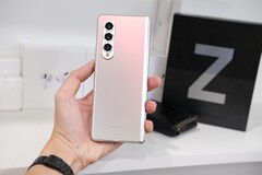 Le Galaxy Z Fold4 pourrait être plus éloigné du Galaxy Z Fold3 que ce dernier ne l'était du Galaxy Z Fold2. (Source de l'image : Thai Nguyen)