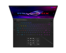 Le trackpad de l'ASUS ROG Strix SCAR 16 fait office de pavé numérique. (Source : ASUS)