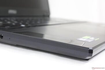 Le design extérieur est dépourvu des LED RGB excentriques de nombreux autres modèles MSI