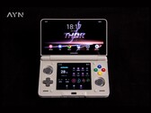 Le Thor d'AYN est doté d'un double écran tactile AMOLED. (Source de l'image : AYN)