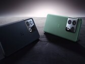 Le OnePlus 10 Pro, lancé en 2022, était doté d'un module photo de forme carrée. (Source de l'image : OnePlus)