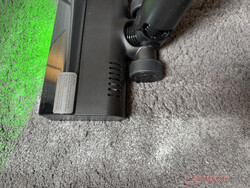 Roborock H60 Ultra nettoie un tapis