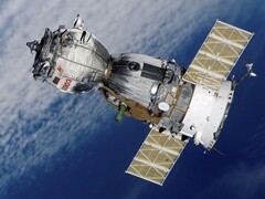 Image montrant un satellite russe en orbite autour de la Terre. (Source de l&#039;image : WikiImages - Pixabay)