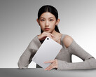 Xiaomi a présenté une nouvelle configuration pour la Redmi K Pad 2. Sur la photo : une image promotionnelle de la tablette dans sa version argentée.