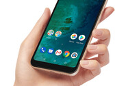 Le Mi A2 Lite est désormais éligible au patch de sécurité de juin 2021. (Image source : Xiaomi) 