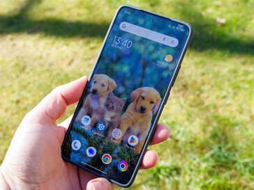 Poco F7 Ultra en extérieur