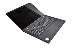 Le X1 Carbon Gen 9 est arrivé : Le ThinkPad phare de Lenovo au nouveau design est passé en revue