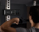Un homme utilise le Gym Nano