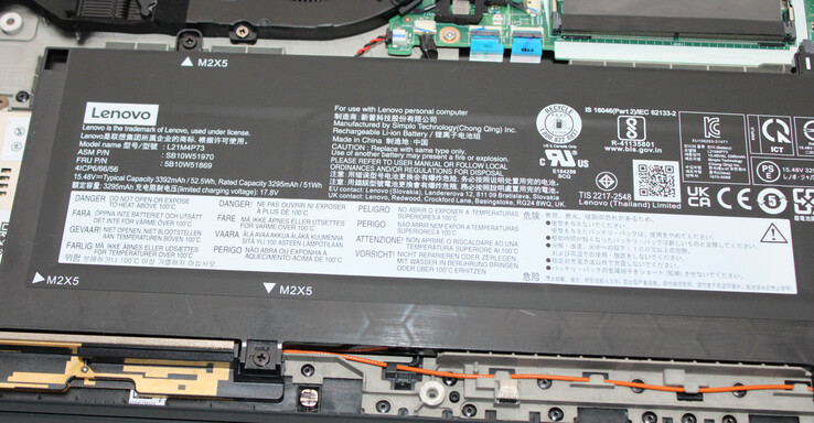 La batterie interne a une capacité de 52,5 Wh.