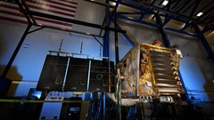 Lunar Trailblazer dans une salle de Lockheed Martin Space au Colorado pendant les essais (Image source : Lockheed Martin Space)