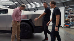 Le Cybertruck de Tesla bénéficie désormais d'un crédit d'impôt (image : Top Gear/YT)