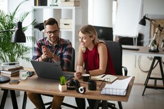 Le TravelMate P6 14 d'Acer propose désormais des options tactiles et non tactiles OLED 2,8K. (Source de l'image : Acer)