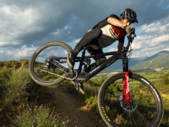 Le Trek Fuel Plus (photo) est équipé du moteur TQ HPR60 et d&#039;une batterie plus grande de 580Wh. (Source : Trek Bikes)