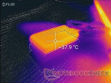 Température de surface proche de 40 C après une demi-heure d'utilisation constante