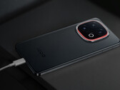 le prochain produit phare d'iQOO pourrait être doté d'une batterie de 7 000 mAh. Photo : iQOO 13. (Source de l'image : iQOO)