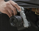 Le Sony A7C original est un appareil photo compact très performant, mais il aurait besoin d'une mise à jour. (Source de l'image : Sony)