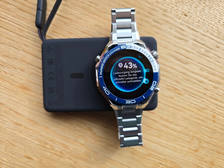 Le PicoGo AM52 recharge également les smartwatches compatibles Qi-