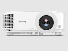 Le projecteur BenQ TH575 a été conçu pour les jeux, avec une image pouvant atteindre une largeur de 150 pouces (~381 cm). (Image source : BenQ)