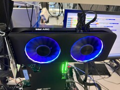 Un prototype d&#039;Intel Arc A770 testé dans les laboratoires d&#039;Intel (image via Raja Koduri sur Twitter)