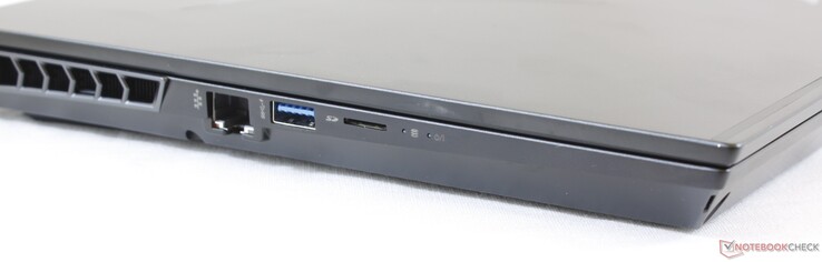 Côté gauche : Gigabit RJ-45, USB 3.1 avec PowerShare, lecteur de carte micro SD.