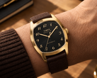 La montre Timex Marlin Tonneau TW2Y84500IK est dotée d’un boîtier doré