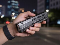 L'EDC15 est conçue pour être une lampe de poche compacte, destinée à un usage quotidien, qui offre une puissance satisfaisante.