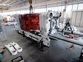 Le processus de "gigacasting" de Tesla utilise d'immenses presses pour produire de grandes quantités de ses véhicules en une seule fois. (Source de l'image : Tesla)