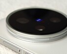 Un zoom continu est apparemment aussi sur la liste des choses à faire pour le développement du Vivo X300 Ultra. (Image : Weibo)