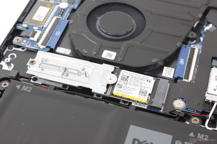 Le système prend en charge un seul disque SSD M.2 PCIe4 x4 NVMe d'une longueur maximale de 80 mm