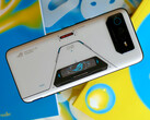 Le ROG Phone 6D partagera probablement un châssis avec ses frères et sœurs. (Source : Digital Trends)