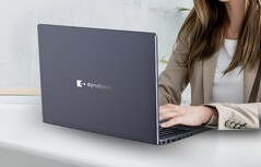 L'image est une image marketing officielle de l'ordinateur portable Dynabook Portege X30L de la génération précédente.
