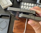 Pixel 10 Pro XL avec emplacement SIM envoyé à un client américain après RMA. (Source de l'image : crocsnosockz sur Reddit)