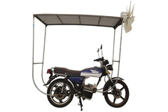 La moto à énergie éolienne/solaire. (Source de l'image : YongLE Risheng)