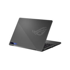 2022 L&#039;Asus ROG Zephyrus G14 avec Ryzen 9 6900HS et RX 6800S se comporte bien dans les tests PugetBench. (Image Source : Asus)