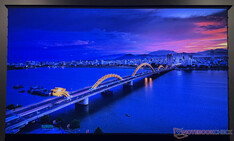 Lorsque la lumière de la pièce est allumée