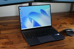 MateBook 14 de Huawei en gris spatial