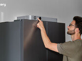 Le Jackery FridgeGuard est équipé d'un petit écran LCD