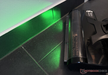 La lumière verte rend la poussière visible