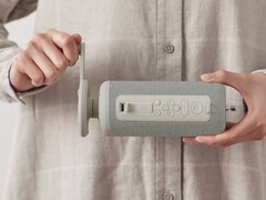 Le Crankspeaker tout-en-un de Rhythm ne nécessite aucune alimentation externe pour faire fonctionner sa banque d'énergie, sa radio, ses lumières et son haut-parleur sans fil. (Source de l'image : Rhythm)