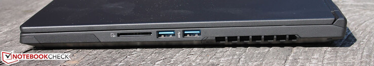 Côté gauche : 2 USB A 3.1 Gen 1, lecteur de carte.