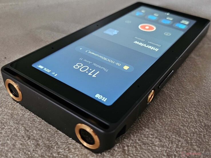L'enregistreur iFLYTEK AI Recorder S6 est équipé de 2 microphones directionnels et de 6 microphones omnidirectionnels.