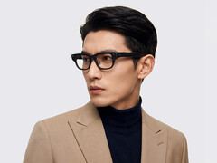 les lunettes IA d'iFlytek sont dotées d'un micro-projecteur intégré.