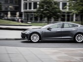Tesla rappelle des voitures après avoir constaté des problèmes avec le mode de conduite autonome. (Image source : Moritz Kindler via Unsplash)