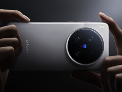 Le HPB ISOCELL sera accompagné d&#039;un Sony LYT-828 sur les deux modèles, X200 Ultra en photo. (Source de l&#039;image : Vivo)