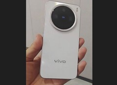 Le Vivo X200 Pro Mini est doté d'un matériel de pointe dans un châssis compact. (Source de l'image : Weibo)