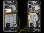 Les Sony Xperia 1 VI (à gauche) et Xperia 1 V (à droite) montrent l'espace occupé par la batterie. (Source de l'image : WekiHome/Unsplash - édité)