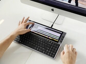 Le clavier multifonctionnel FICIHP est un clavier externe avec le deuxième écran du ZenBook Pro Duo. (Image source : FICIHP)