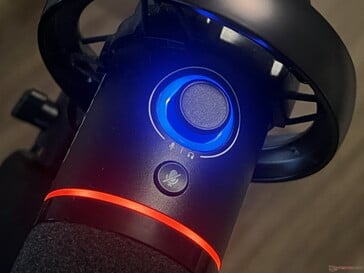 Corps principal : bouton de sourdine, bouton de gain/volume