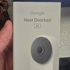 La prochaine sonnette Nest Doorbell sera probablement disponible dans d&#039;autres coloris que l&#039;unique couleur Snow présentée ici. (Source de l&#039;image : u/one2zerojigawat)